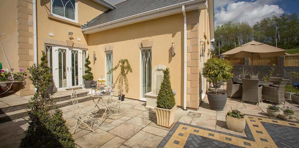 Queen Bee&B Merthyr Tydfil Exterior foto